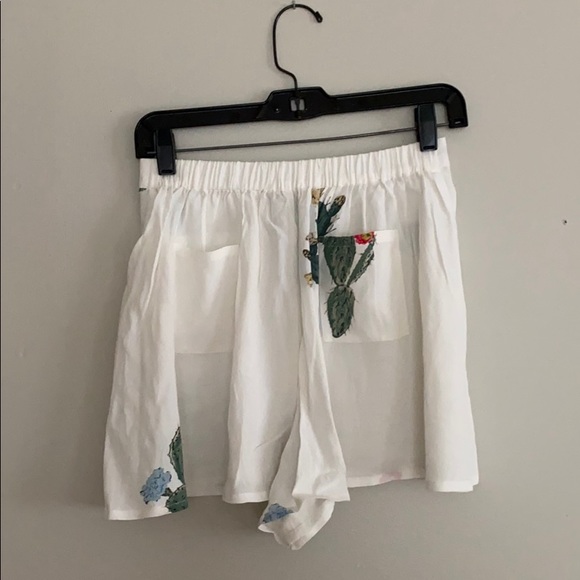 Flowy Wildfox Shorts - Picture 2 of 3